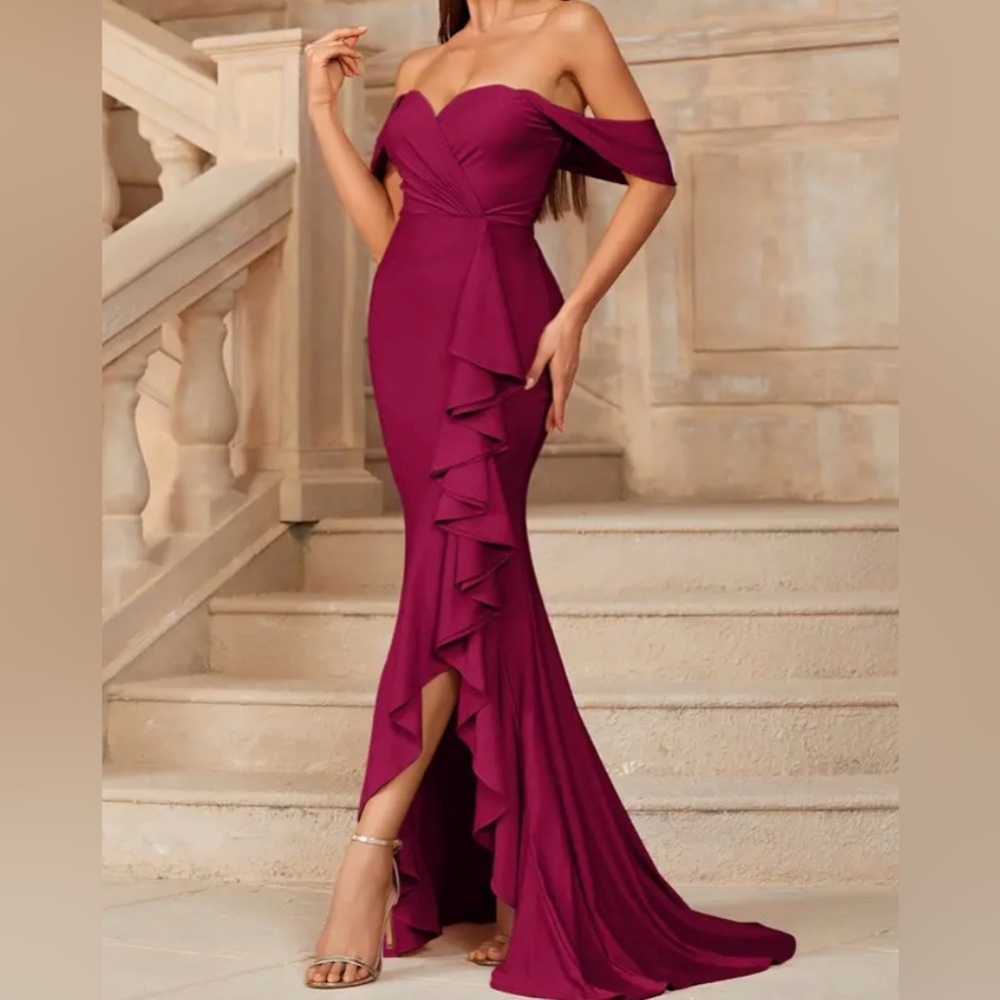 NWOT Weddings, Proms, Elegant Evenings Gown (New, Sizes M and L)